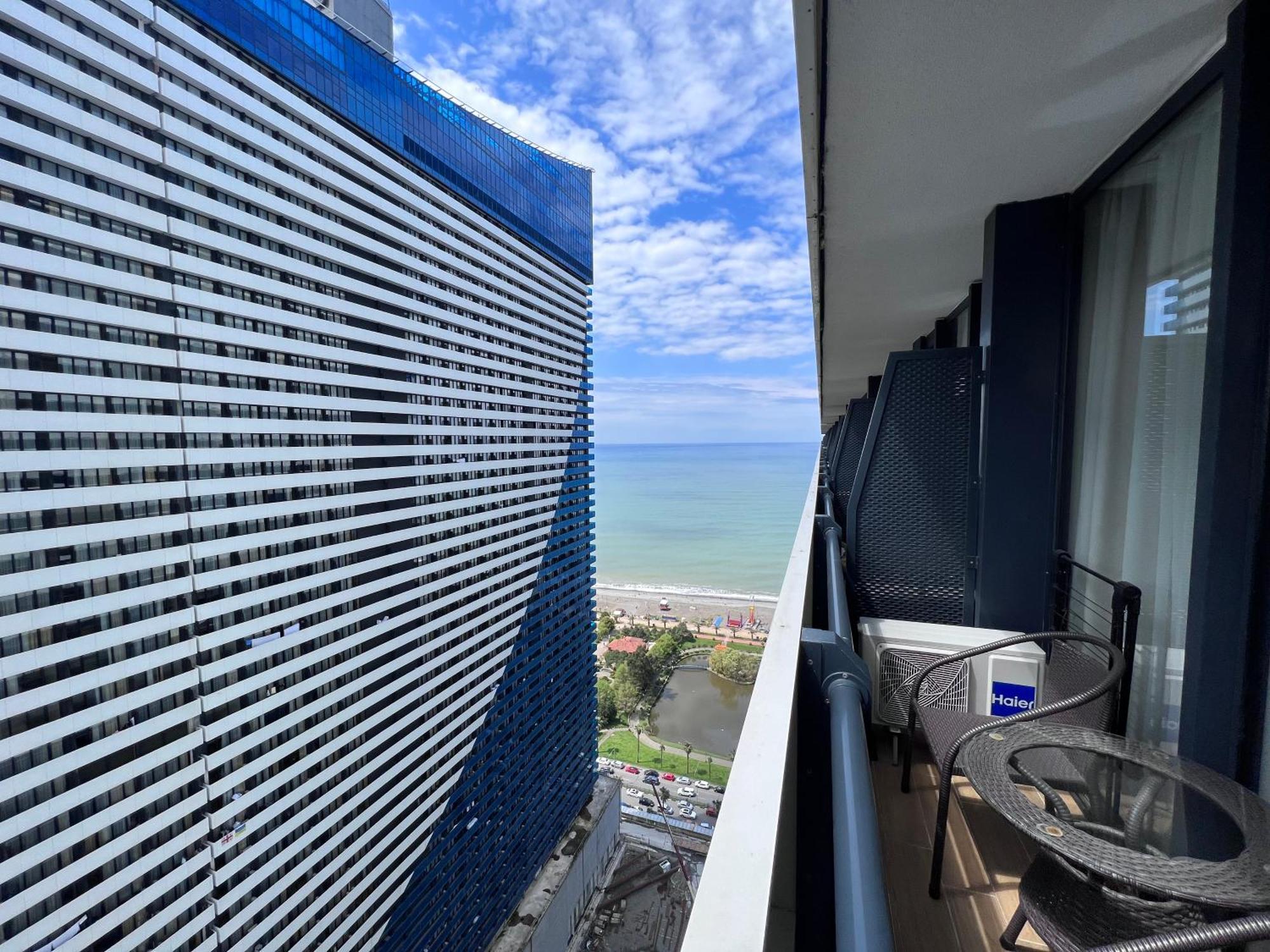 Cozy City Apartments In Orbi Batumi Eksteriør bilde